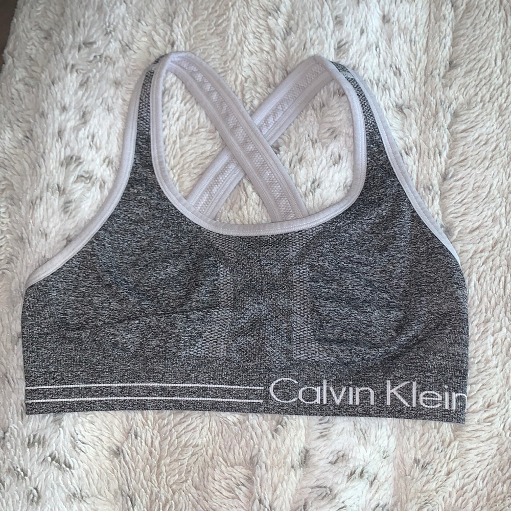 Sports bra